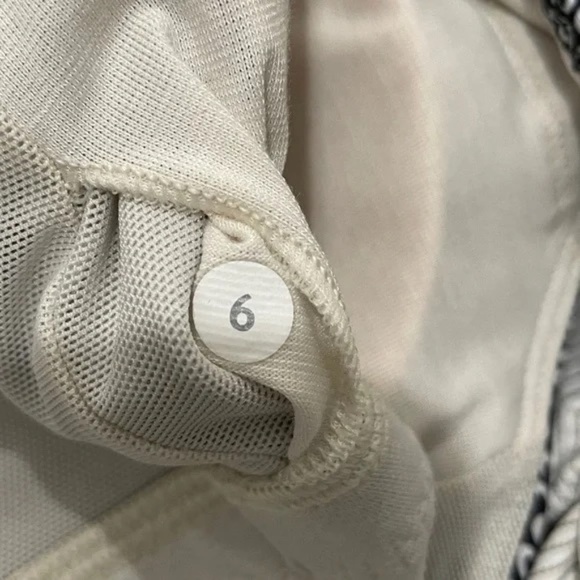 Lululemon Run Times Tank Top - Size 6 - Picture 12 of 15